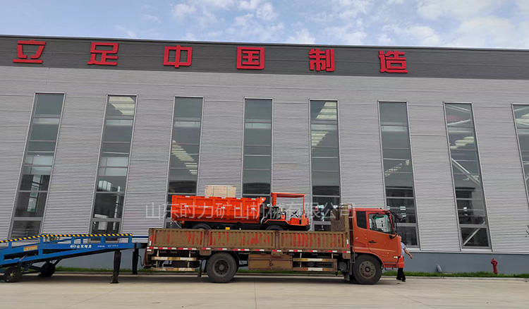 客戶(hù)定制載重8噸礦用四不像運(yùn)輸車(chē)裝車(chē)發(fā)貨黃島港，出口中亞
