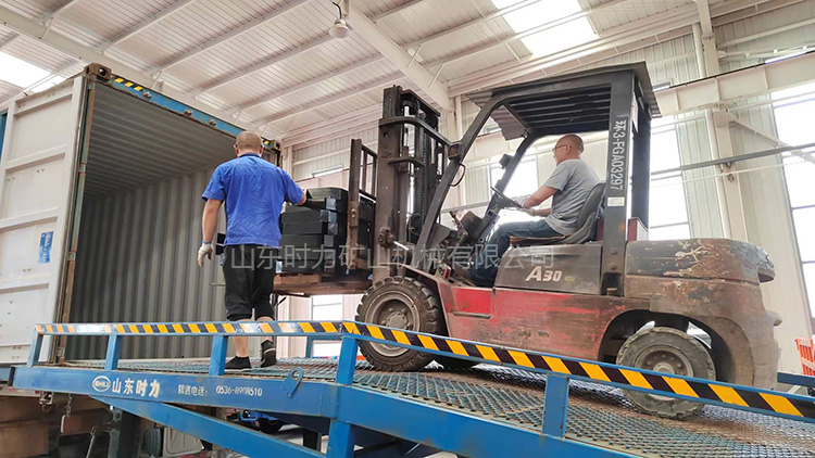 時(shí)力礦車(chē)技術(shù)創(chuàng)新！50臺(tái)礦用三輪車(chē)出口馬來(lái)西亞