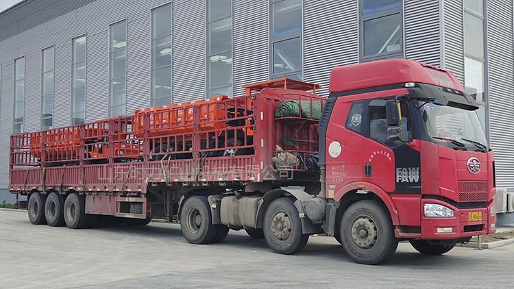 兩臺(tái)載重10噸礦用四不像車(chē)發(fā)貨郴州某礦
