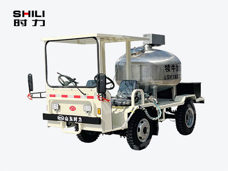 1方電動四輪犢牛喂奶車（立式罐、帶攪拌）