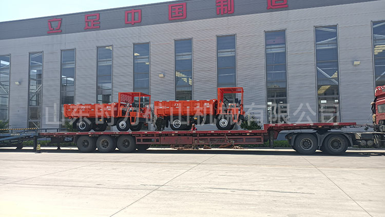 兩臺(tái)載重10噸井下礦渣運(yùn)輸車發(fā)貨遼寧某鐵礦