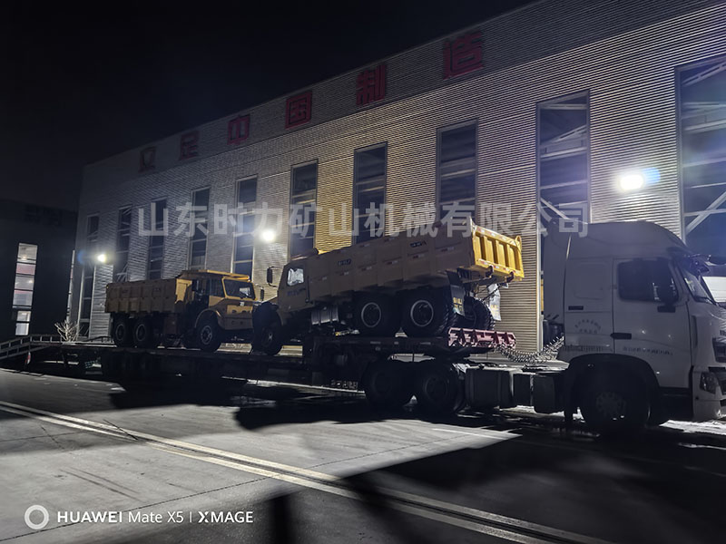 2臺UQ-25尖頭井下礦用車發(fā)往新疆